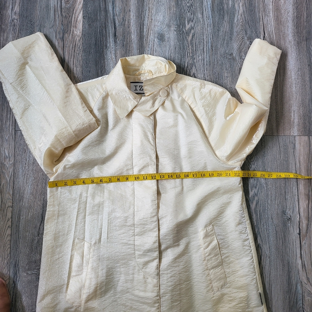 Izzi Coat - Picture 9 of 15